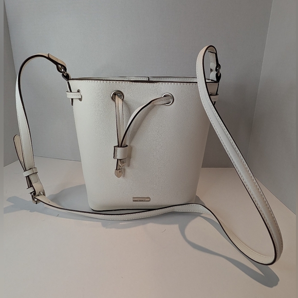 Chaps Handbags - Like New Chaps Elegant White Bucket Bag
